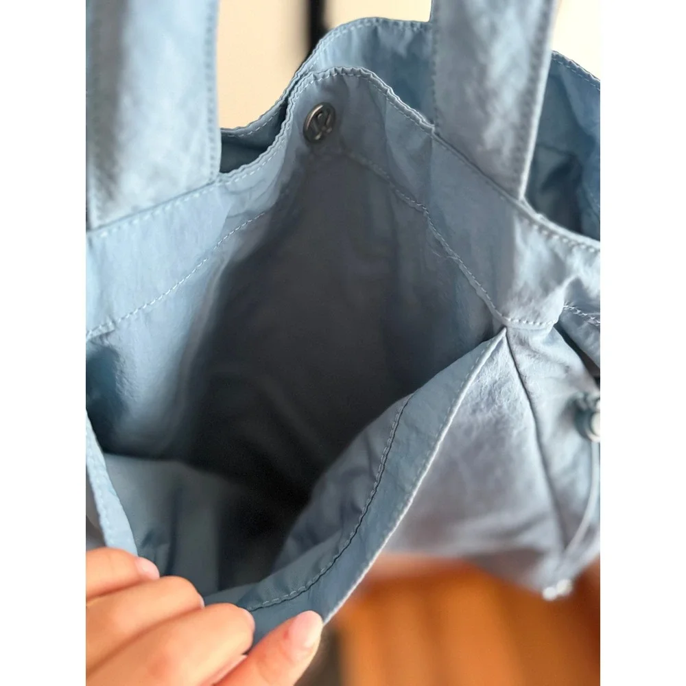 Lululemon Side-Cinch Shopper Bag 18L in Utility Blue